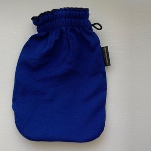NWT. Exfoliating mitt.